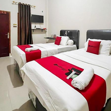 Reddoorz Syariah Near Rsud Dr Hm Rabain Hotel Muara Enim Exterior photo