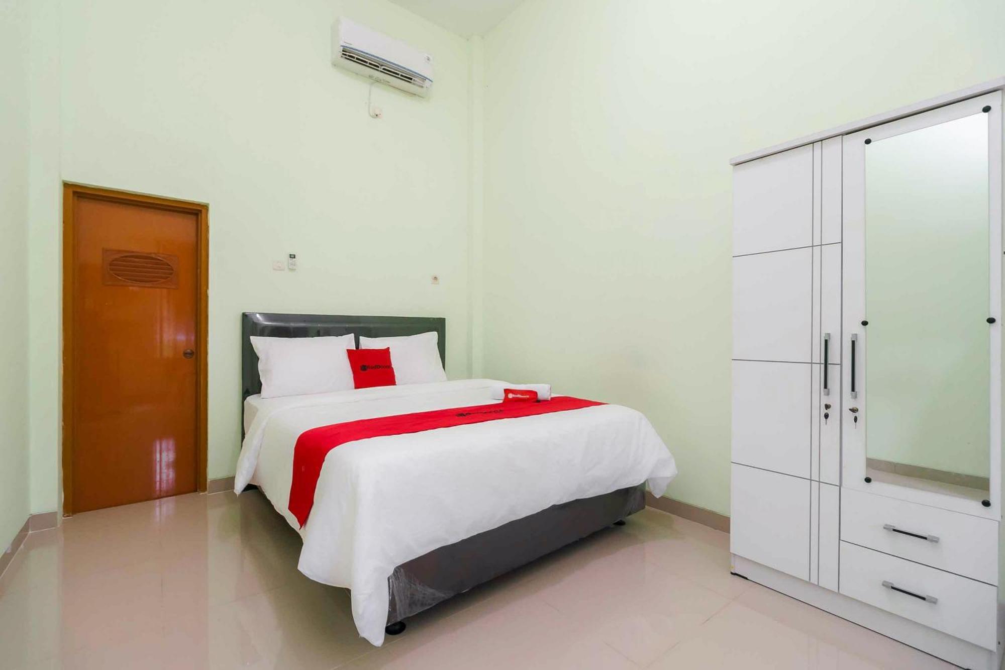 Reddoorz Syariah Near Rsud Dr Hm Rabain Hotel Muara Enim Exterior photo