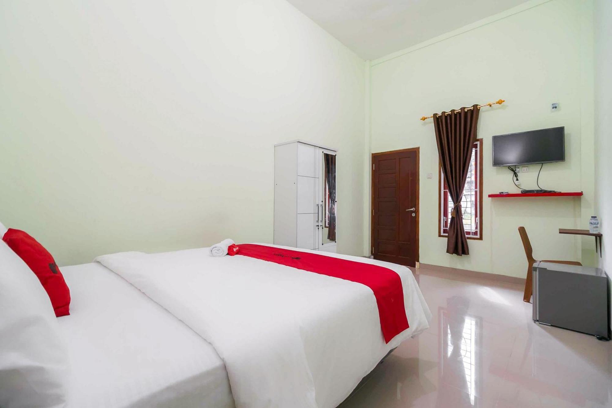 Reddoorz Syariah Near Rsud Dr Hm Rabain Hotel Muara Enim Exterior photo