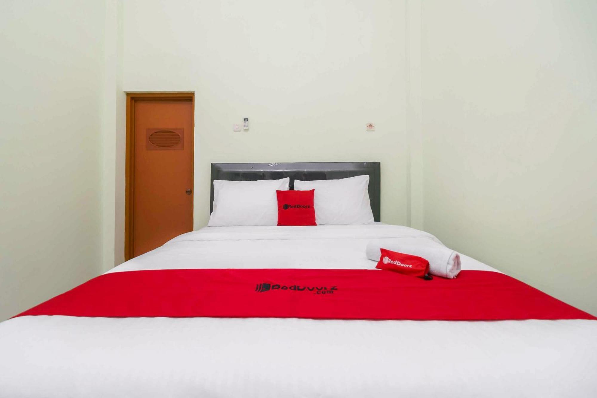 Reddoorz Syariah Near Rsud Dr Hm Rabain Hotel Muara Enim Exterior photo