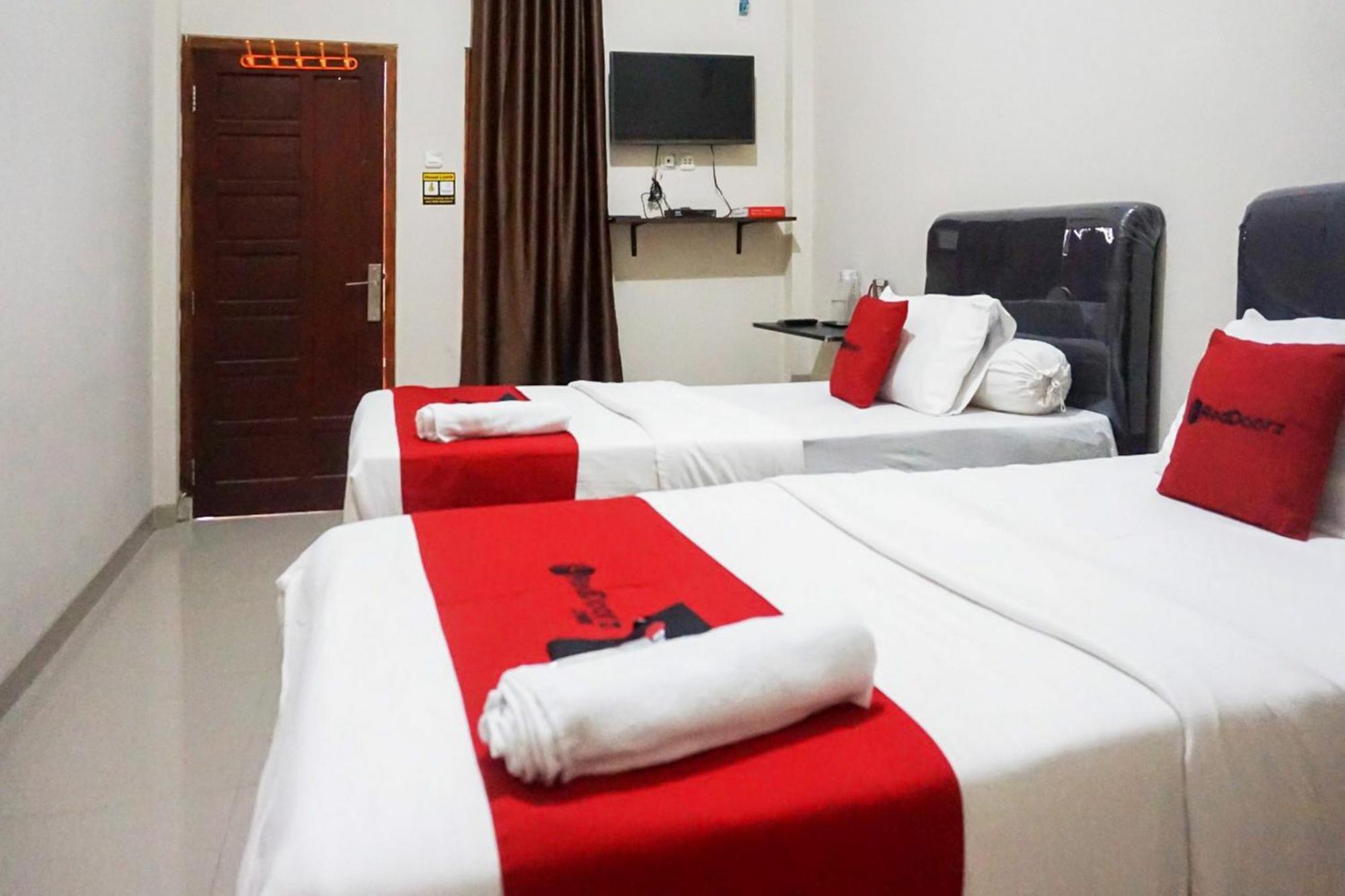 Reddoorz Syariah Near Rsud Dr Hm Rabain Hotel Muara Enim Exterior photo