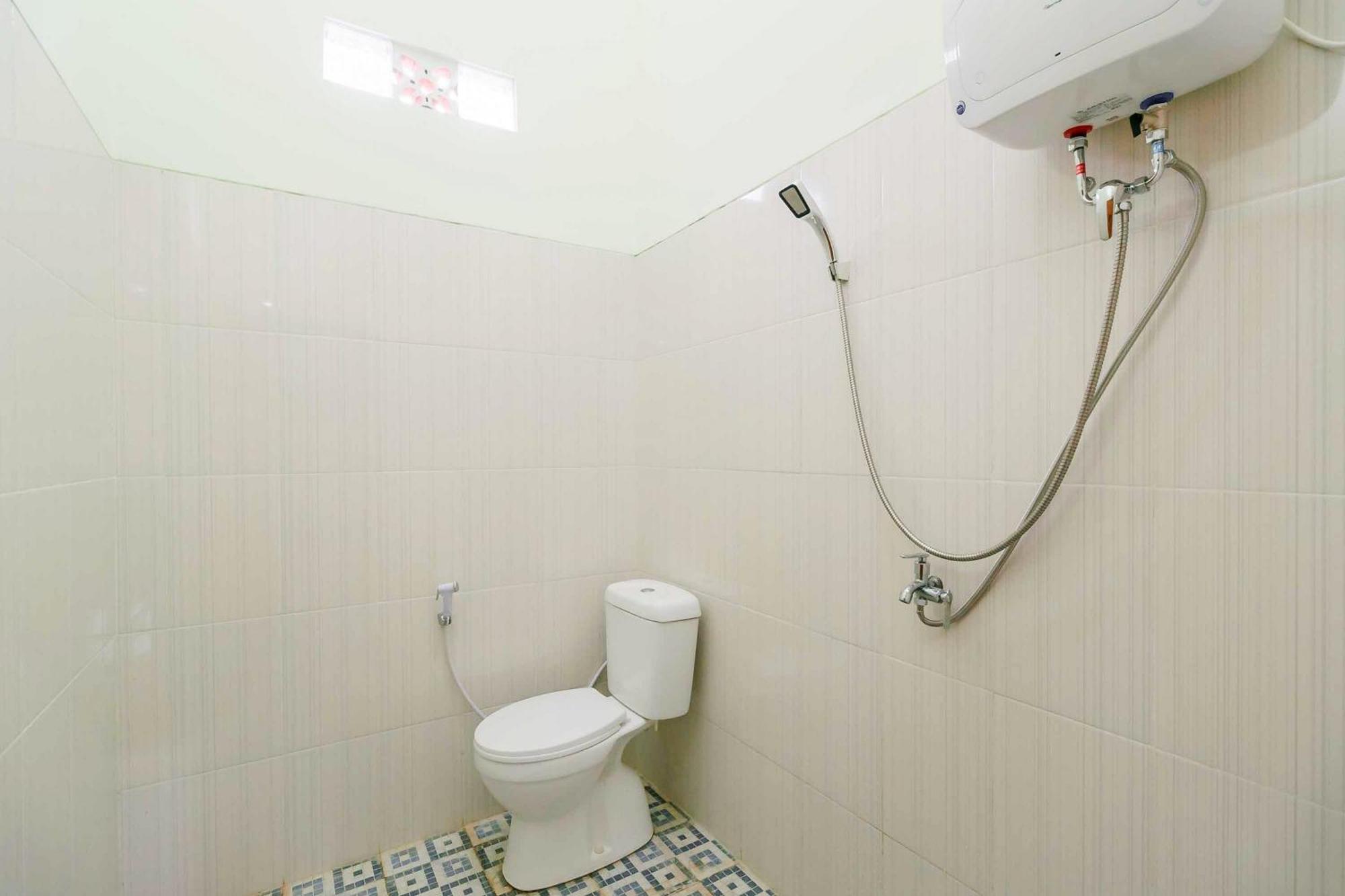 Reddoorz Syariah Near Rsud Dr Hm Rabain Hotel Muara Enim Exterior photo