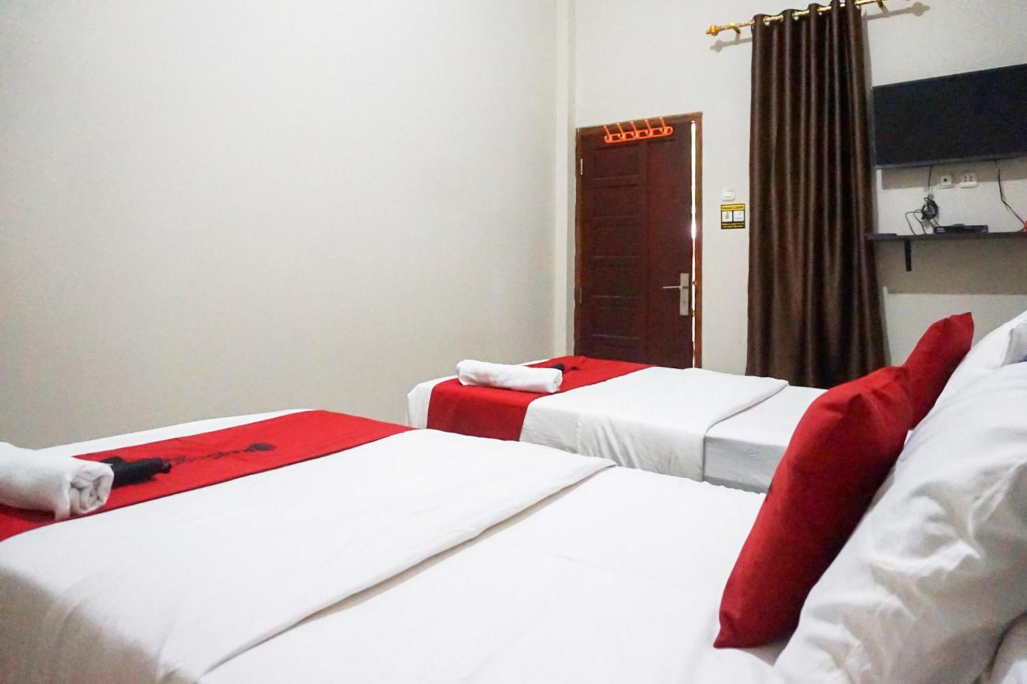 Reddoorz Syariah Near Rsud Dr Hm Rabain Hotel Muara Enim Exterior photo