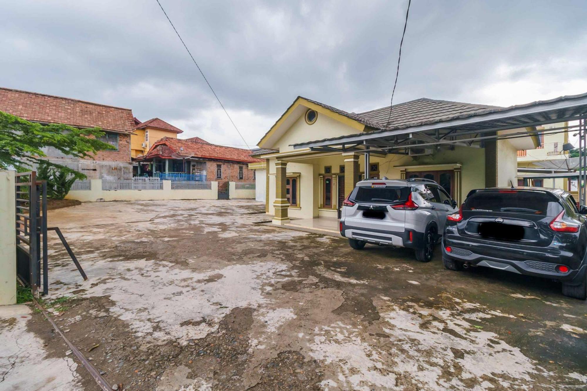 Reddoorz Syariah Near Rsud Dr Hm Rabain Hotel Muara Enim Exterior photo
